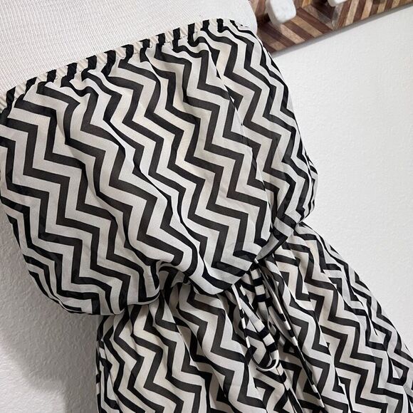 Poetry black and tan chevron high low dress size medium - Picture 13 of 14